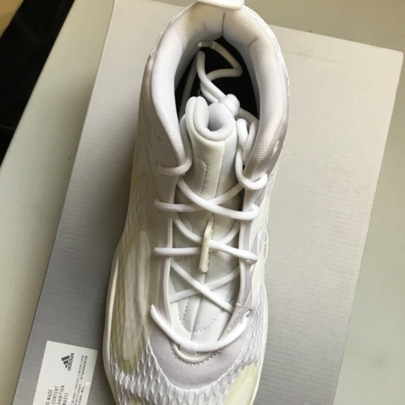 Size 9 White Adidas Exhibit A Mid basketball shoes main image 4